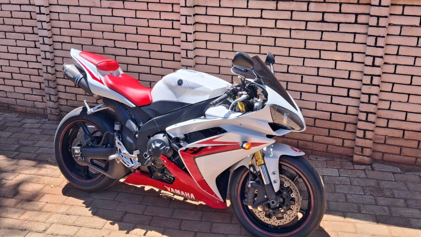 Yamaha R1, photo 2