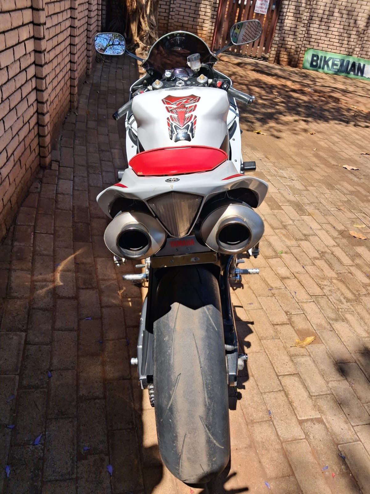 Yamaha R1, photo 4